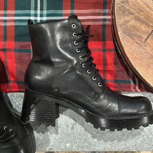 Lower East Side 90’s Y2K Retro Style Chunky Lace Up Boots